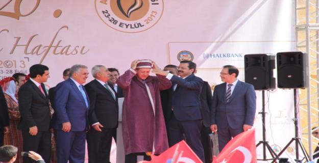 Başbakan'a Ahilik Kaftanı Ve Ustalık Belgesi